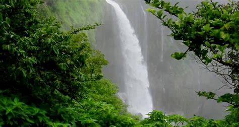 Lingmala Falls Mahabaleshwar near hotel rooms for stay